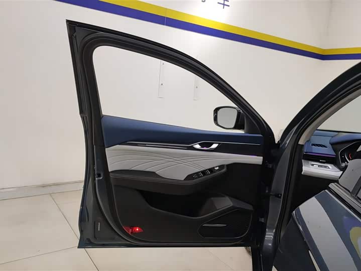 Фото 7 - Geely Preface