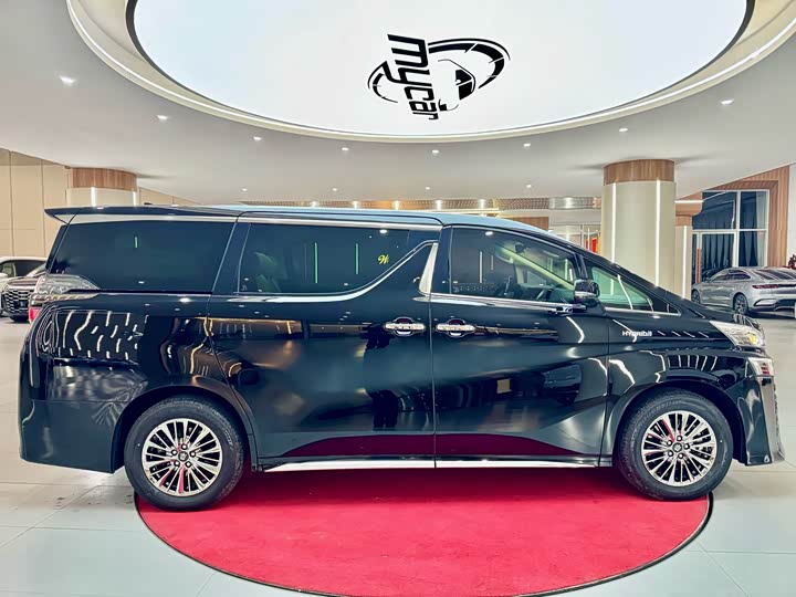 Фото 4 - Toyota Vellfire