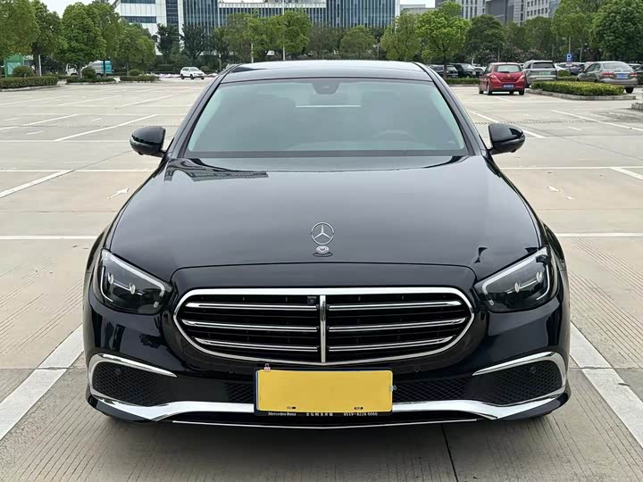 Фото 2 - Mercedes-Benz E-Class