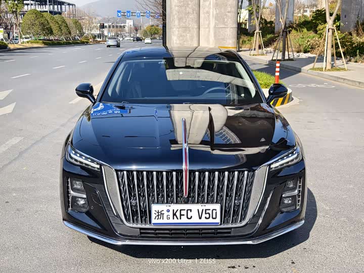 Фото 2 - Hongqi H5