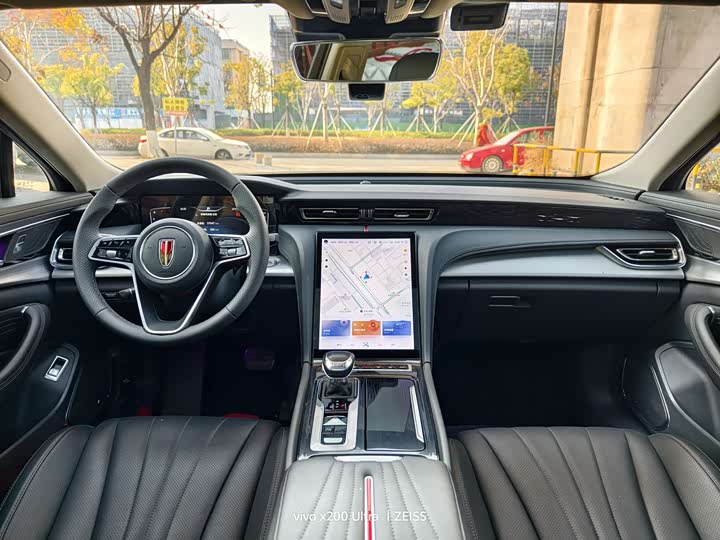 Фото 6 - Hongqi H5