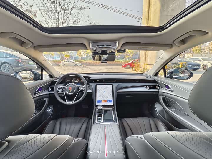 Фото 8 - Hongqi H5