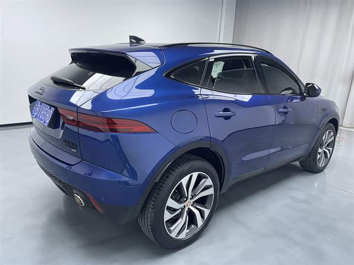 Фото 4 - Jaguar E-Pace