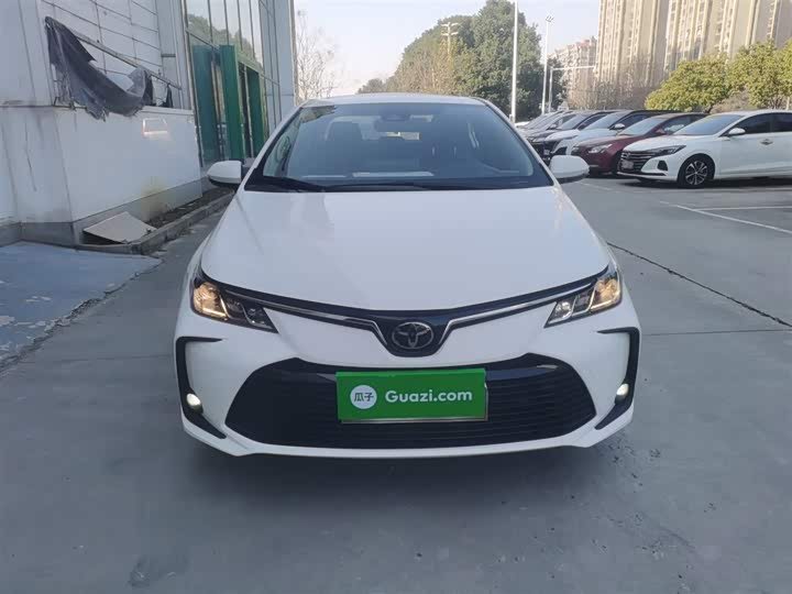 Фото 3 - Toyota Corolla