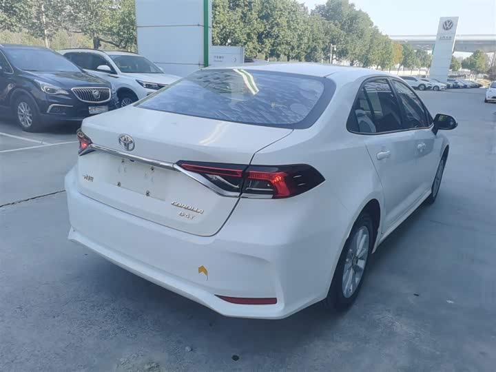 Фото 7 - Toyota Corolla