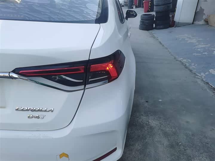 Фото 8 - Toyota Corolla