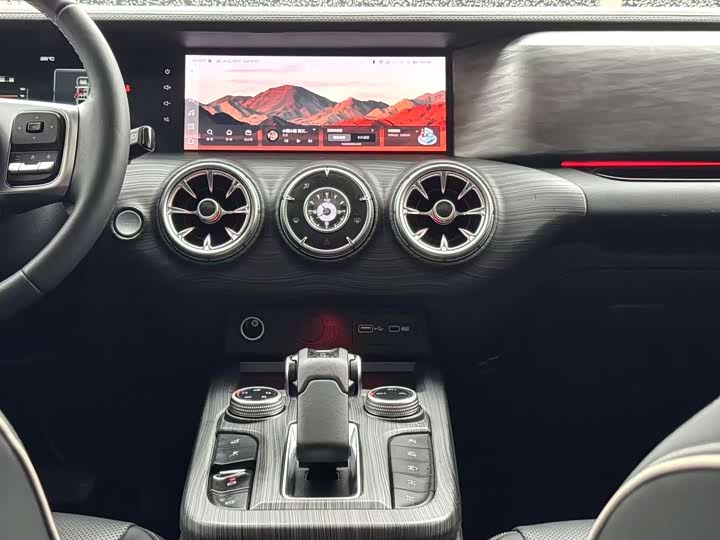 Фото 8 - Tank 300