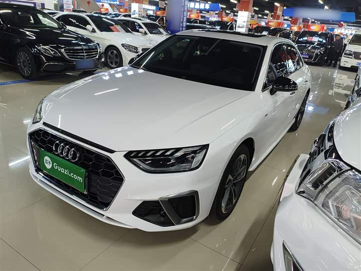 Фото 1 - Audi A4L