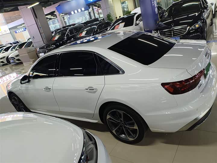 Фото 5 - Audi A4L