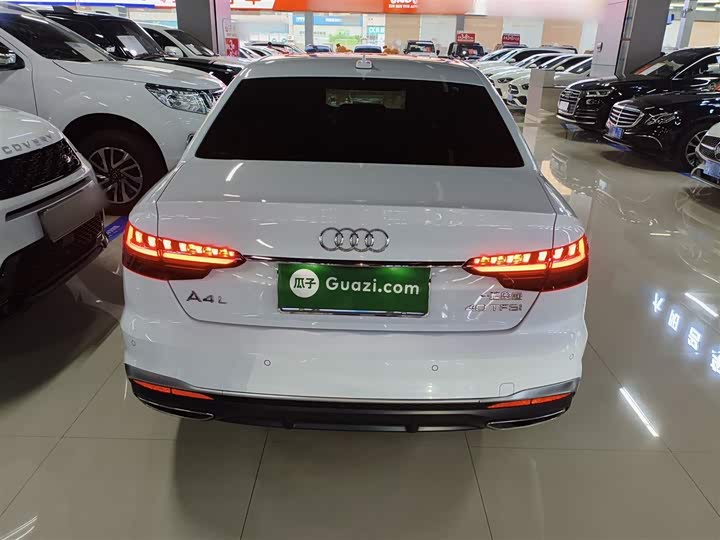 Фото 6 - Audi A4L