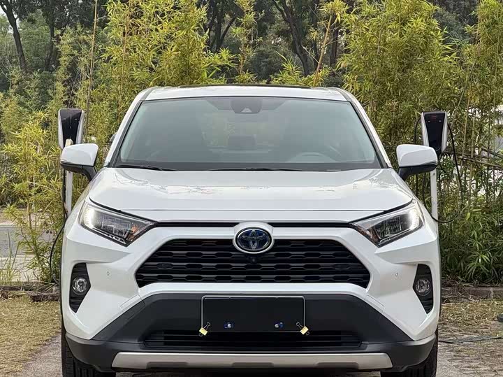 Фото 2 - Toyota RAV4