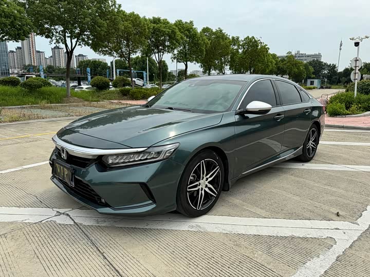 Фото 1 - Honda Inspire