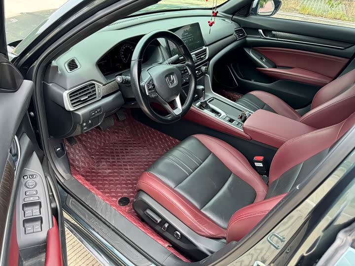 Фото 3 - Honda Inspire