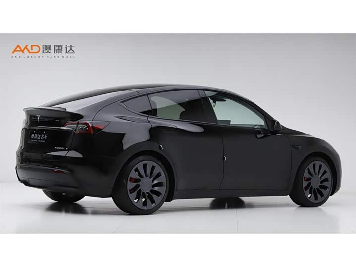 Фото 3 - Tesla Model Y