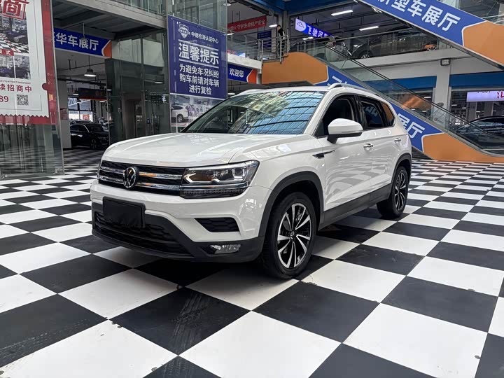 Фото 1 - Volkswagen Tharu