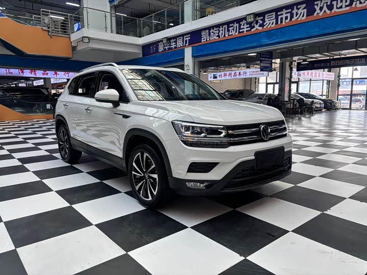 Фото 3 - Volkswagen Tharu