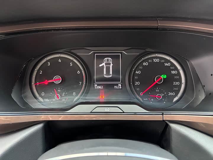 Фото 8 - Volkswagen Tharu