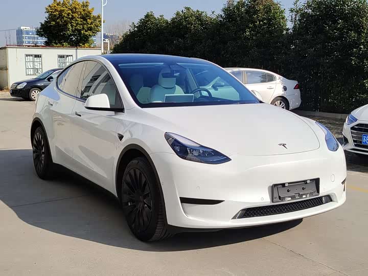 Фото 3 - Tesla Model Y
