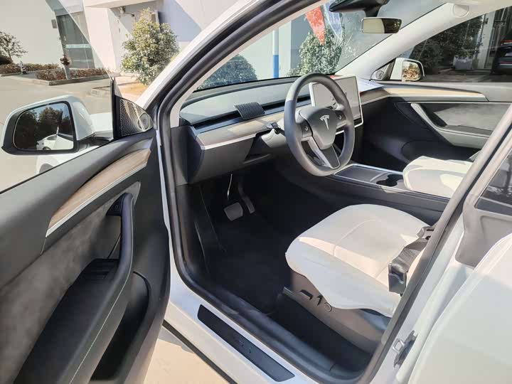 Фото 7 - Tesla Model Y