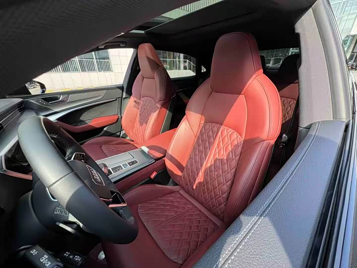 Фото 6 - Audi A7L