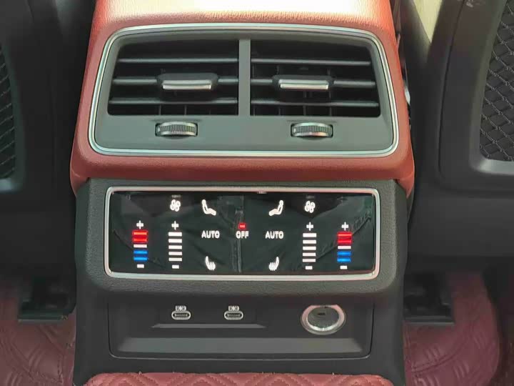 Фото 7 - Audi A7L