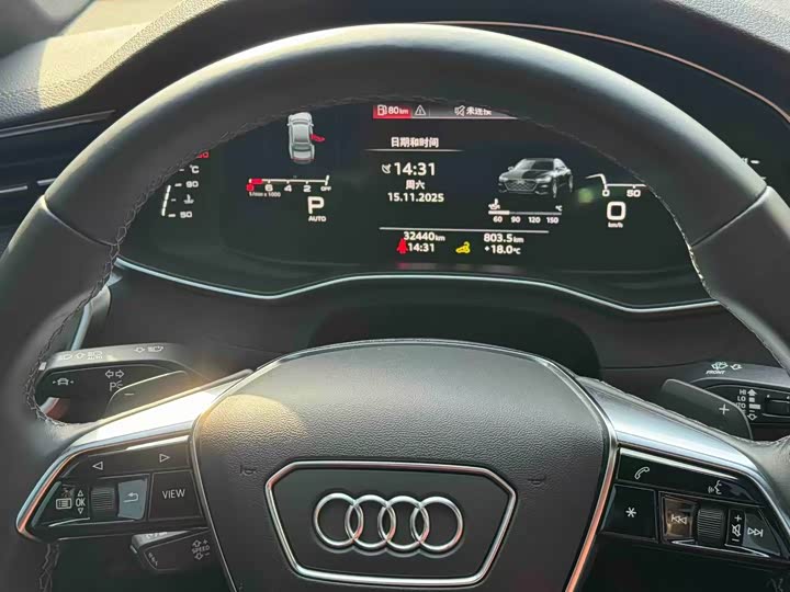 Фото 8 - Audi A7L