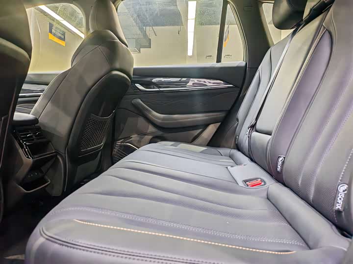 Фото 9 - Geely Monjaro