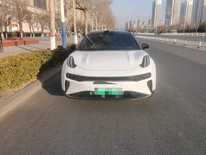 Фото 2 - Zeekr 001