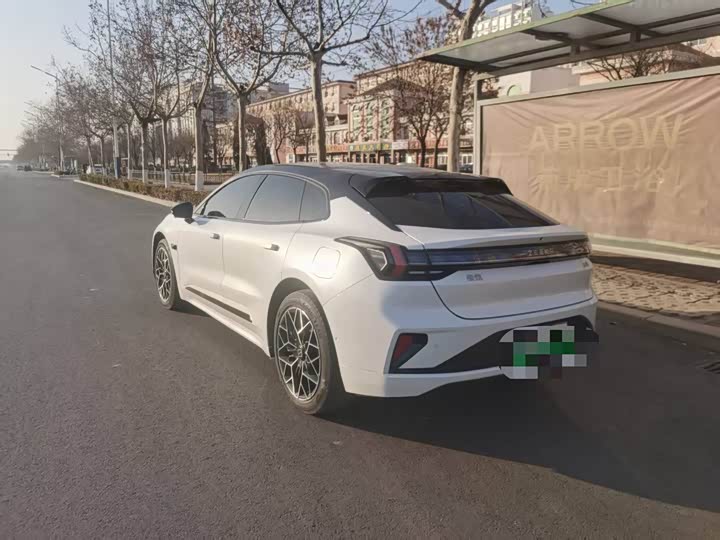 Фото 4 - Zeekr 001