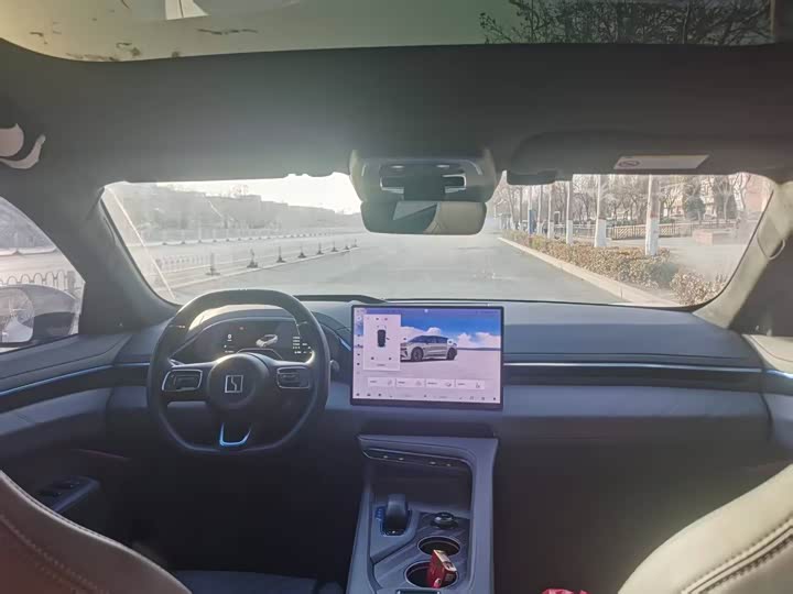 Фото 7 - Zeekr 001