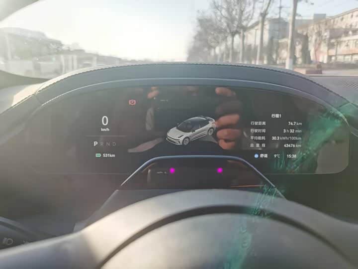 Фото 9 - Zeekr 001