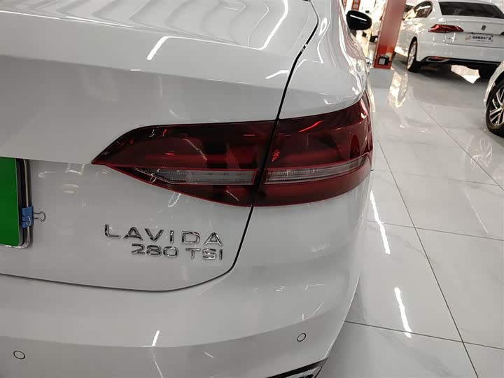 Фото 8 - Volkswagen Lavida