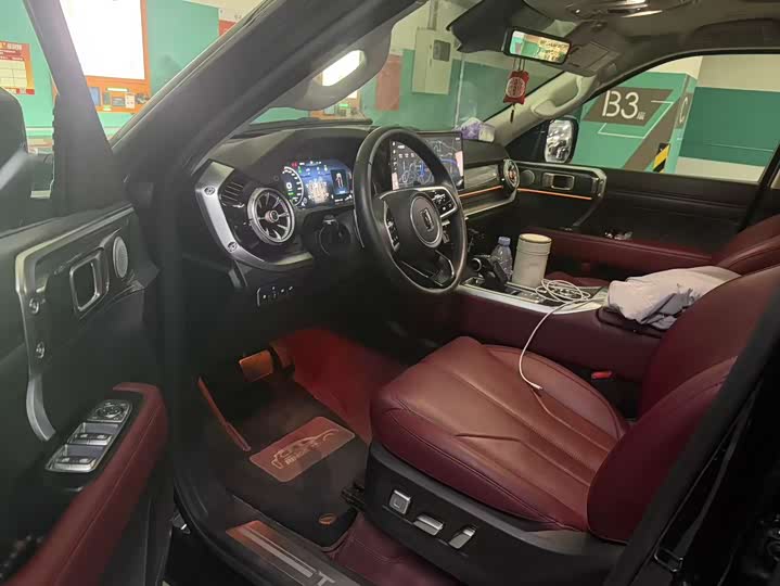 Фото 5 - Tank 400 Hybrid