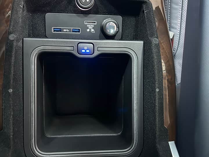 Фото 8 - Land Rover Range Rover