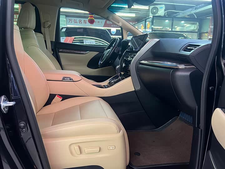 Фото 6 - Toyota Vellfire