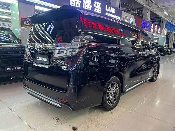 Фото 9 - Toyota Vellfire