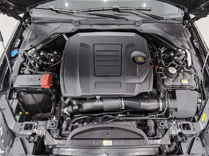 Фото 6 - Jaguar XE L