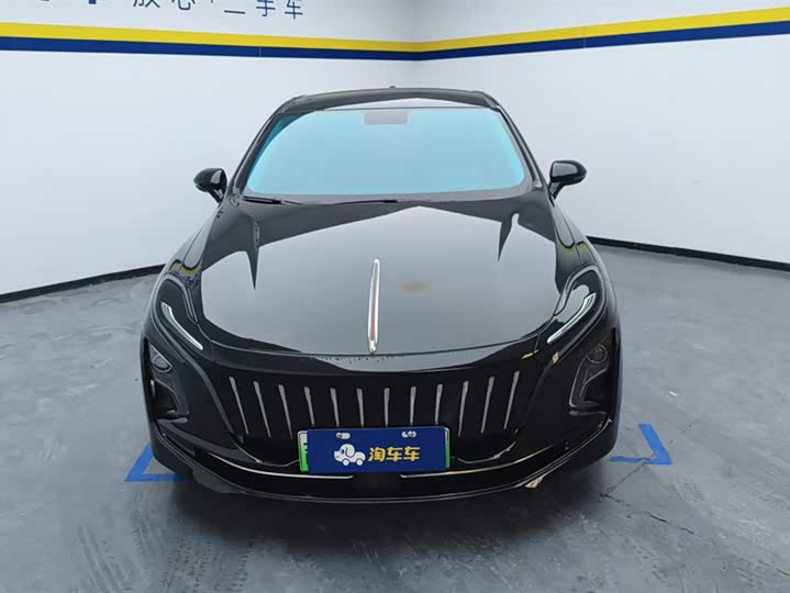 Фото 2 - Hongqi E-QM5