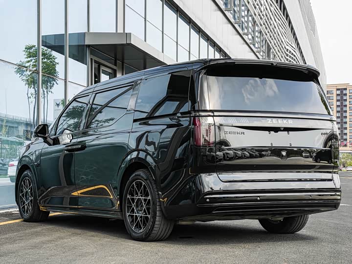 Фото 6 - Zeekr 009