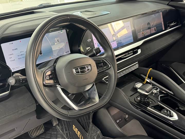 Фото 8 - Geely Monjaro