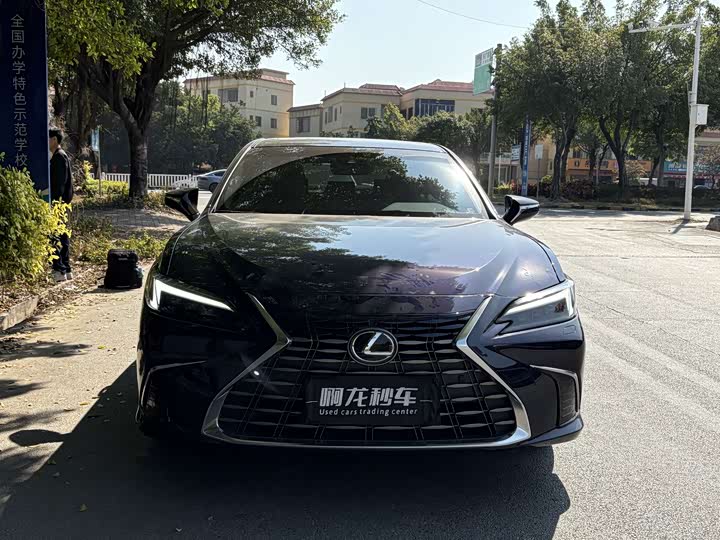 Фото 2 - Lexus ES
