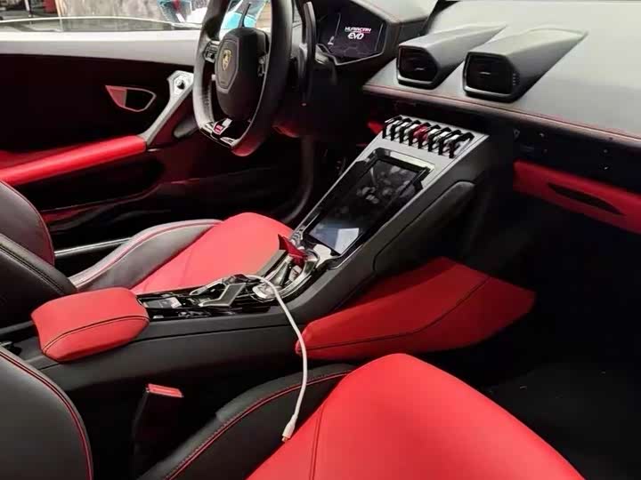 Фото 5 - Lamborghini Huracán