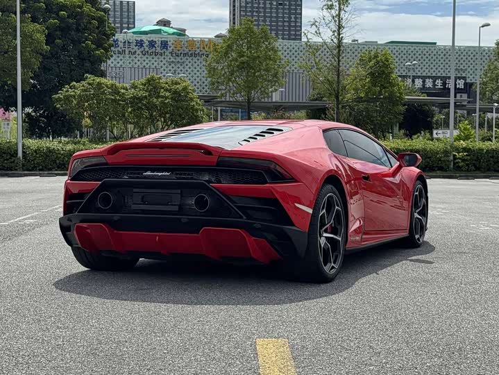 Фото 8 - Lamborghini Huracán