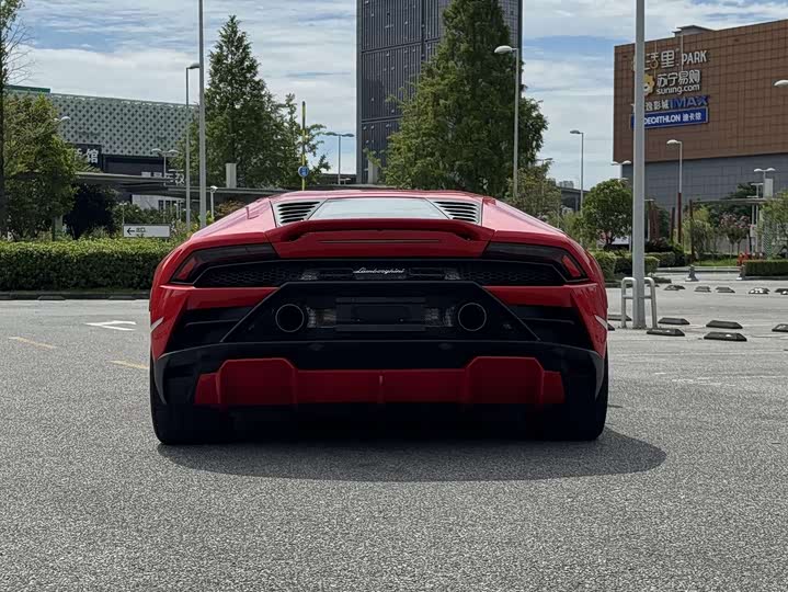 Фото 9 - Lamborghini Huracán