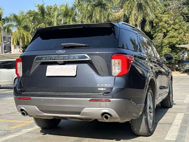 Фото 7 - Ford Explorer