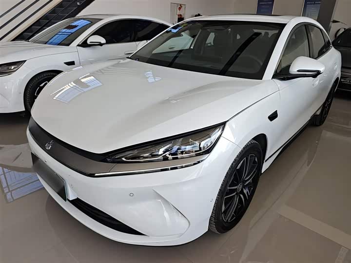 Фото 1 - BYD Qin L