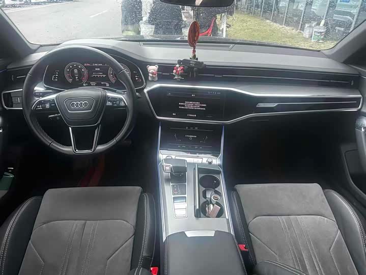 Фото 5 - Audi A6L