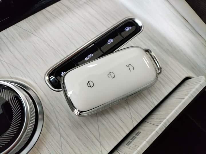 Фото 9 - Geely Galaxy E5