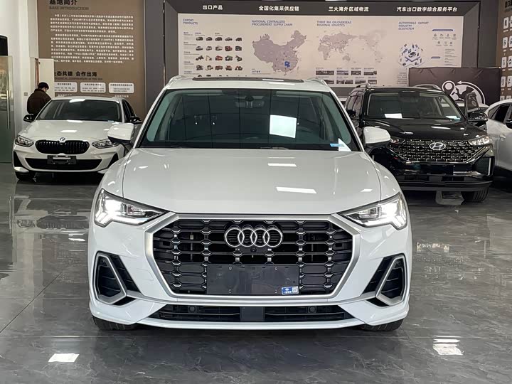 Фото 2 - Audi Q3