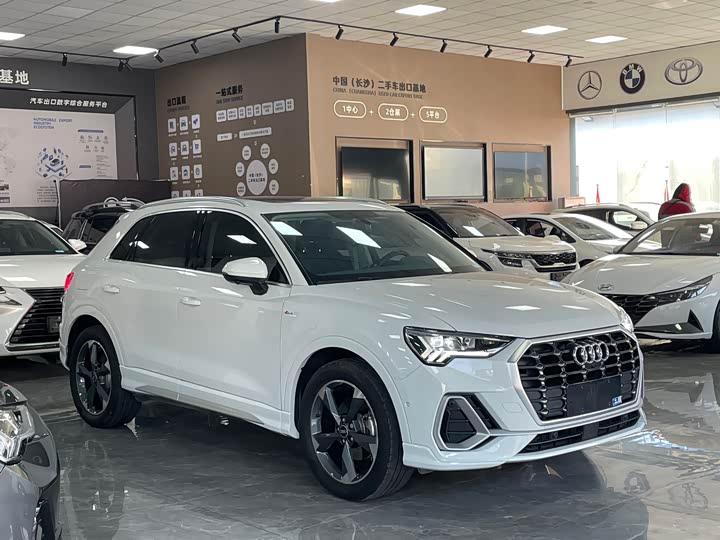 Фото 3 - Audi Q3